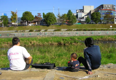 さとこと月 071106_kamogawa.JPG